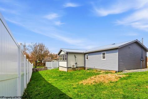 916 Cottonwood Court Morgantown WV 26505