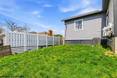 916 Cottonwood Court Morgantown WV 26505
