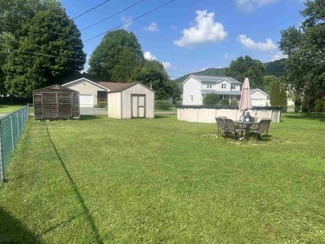 26 Macintosh Loop Elkins WV 26241