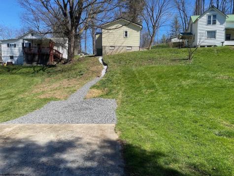 96 Jackson Street Junior WV 26275