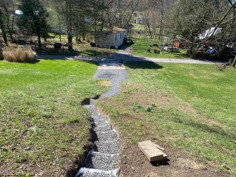 96 Jackson Street Junior WV 26275