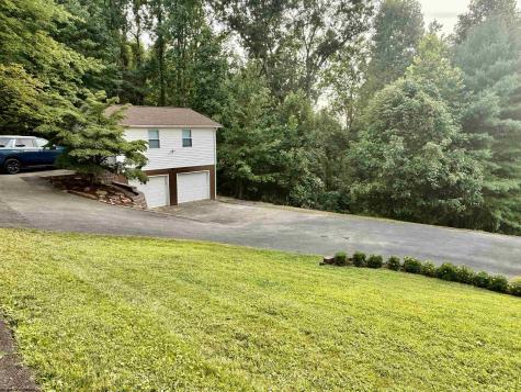 390 Herald Drive Fairmont WV 26554