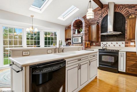 908 Cottonwood Street Morgantown WV 26505