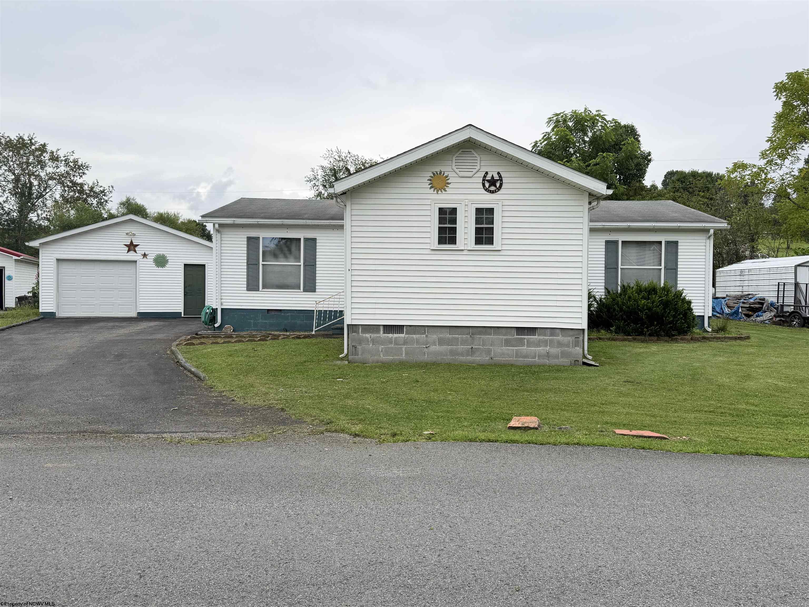 42 Gate Lane Elkins WV 26241