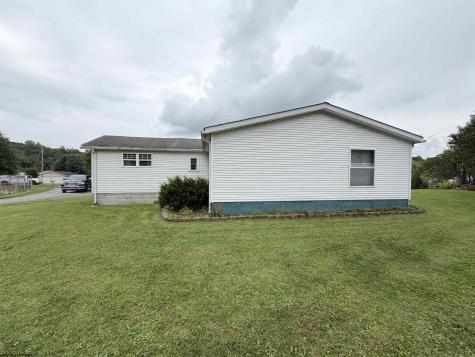 42 Gate Lane Elkins WV 26241