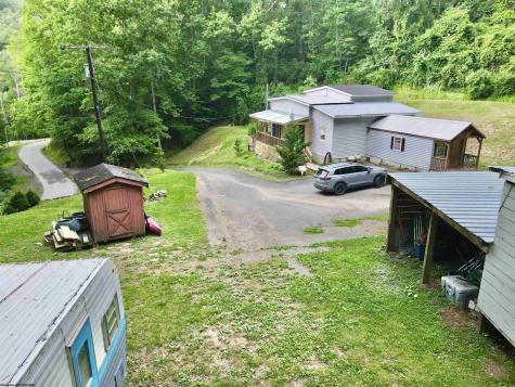 1834 Old Womans Run Sutton WV 26601