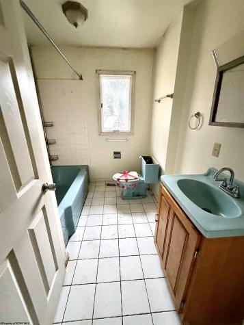 973 Bonnett Hollow Glenville WV 26351