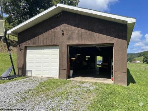 1213 Plum Run Road Mannington WV 26582
