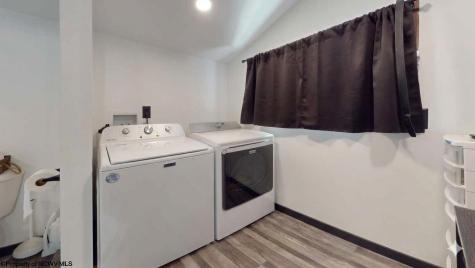 1213 Plum Run Road Mannington WV 26582