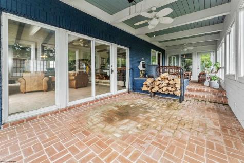 142 Vecchio Lane Morgantown WV 26508