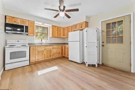 872 Summers School Road Morgantown WV 26508