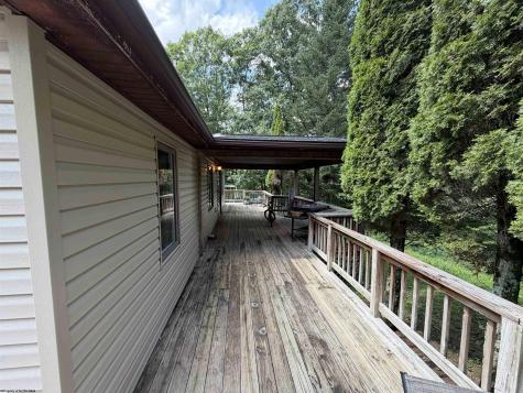 1685 Riffle Creek Road Huttonsville WV 26273