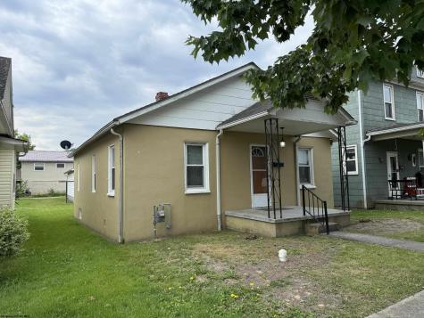 1513 Lavalette Avenue Elkins WV 26241