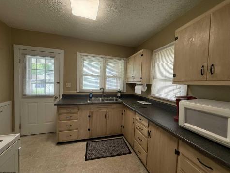 1513 Lavalette Avenue Elkins WV 26241