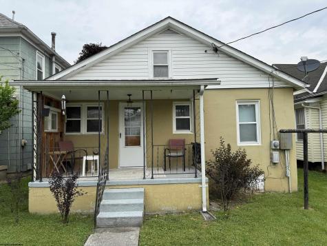 1513 Lavalette Avenue Elkins WV 26241