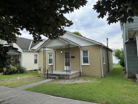 1513 Lavalette Avenue Elkins WV 26241