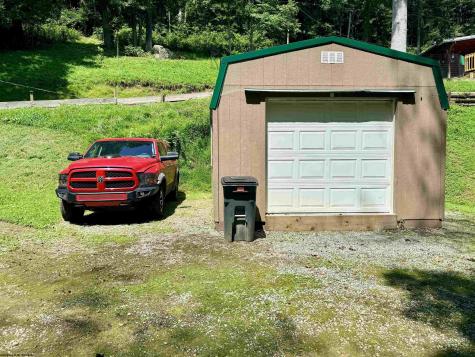 84 Billingsley Hollow Road Fairview WV 26570