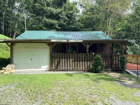 84 Billingsley Hollow Road Fairview WV 26570