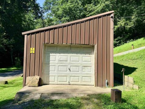 84 Billingsley Hollow Road Fairview WV 26570