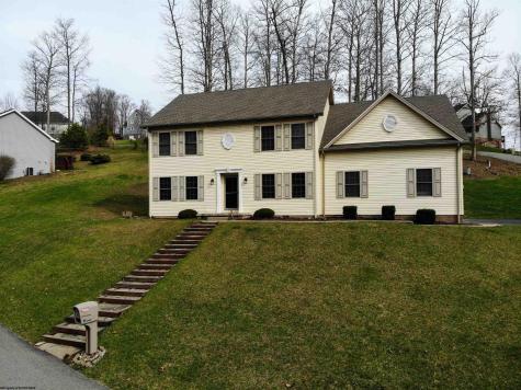 26 Pepperbush Lane Fairmont WV 26554
