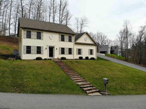 26 Pepperbush Lane Fairmont WV 26554