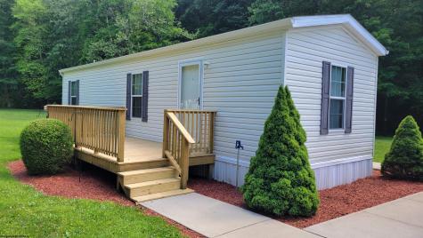 24 Line Drive Fairmont WV 26554