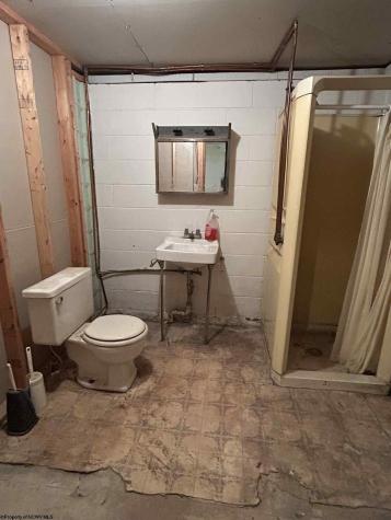 38 Upper Drive Buckhannon WV 26201