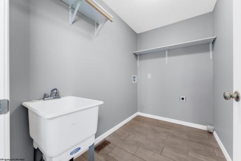 407 Kings Point Lane Morgantown WV 26508