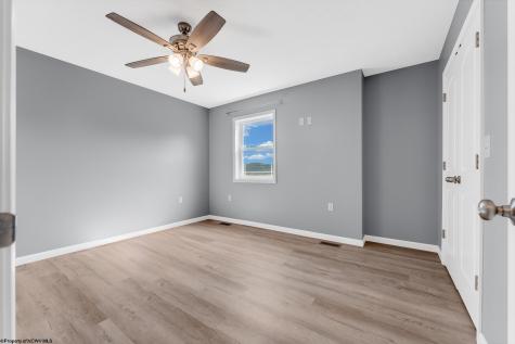 407 Kings Point Lane Morgantown WV 26508