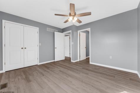 407 Kings Point Lane Morgantown WV 26508