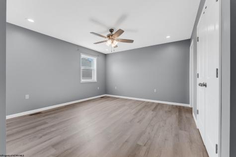 407 Kings Point Lane Morgantown WV 26508