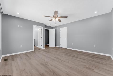 407 Kings Point Lane Morgantown WV 26508