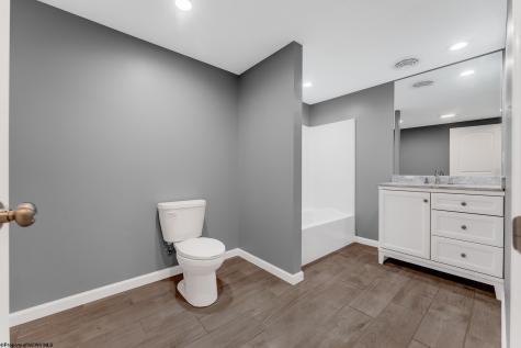 407 Kings Point Lane Morgantown WV 26508