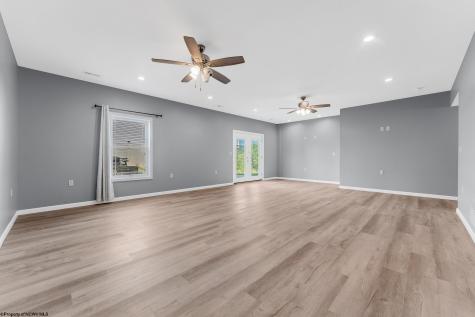 407 Kings Point Lane Morgantown WV 26508