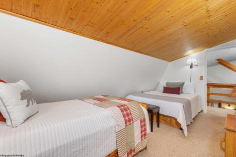 576 Hemlock Circle Terra Alta WV 26764
