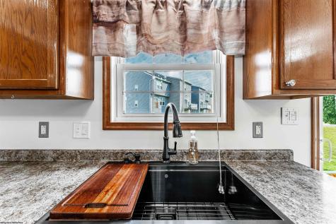 15 Par Lane Maidsville WV 26541