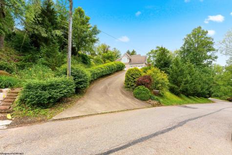 672 Poplar Woods Drive Morgantown WV 26505
