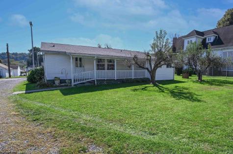 605 Maple Avenue Barrackville WV 26559