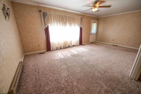 605 Maple Avenue Barrackville WV 26559
