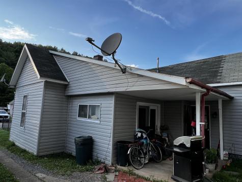 81 Wilson Addition Salem WV 26426-1025