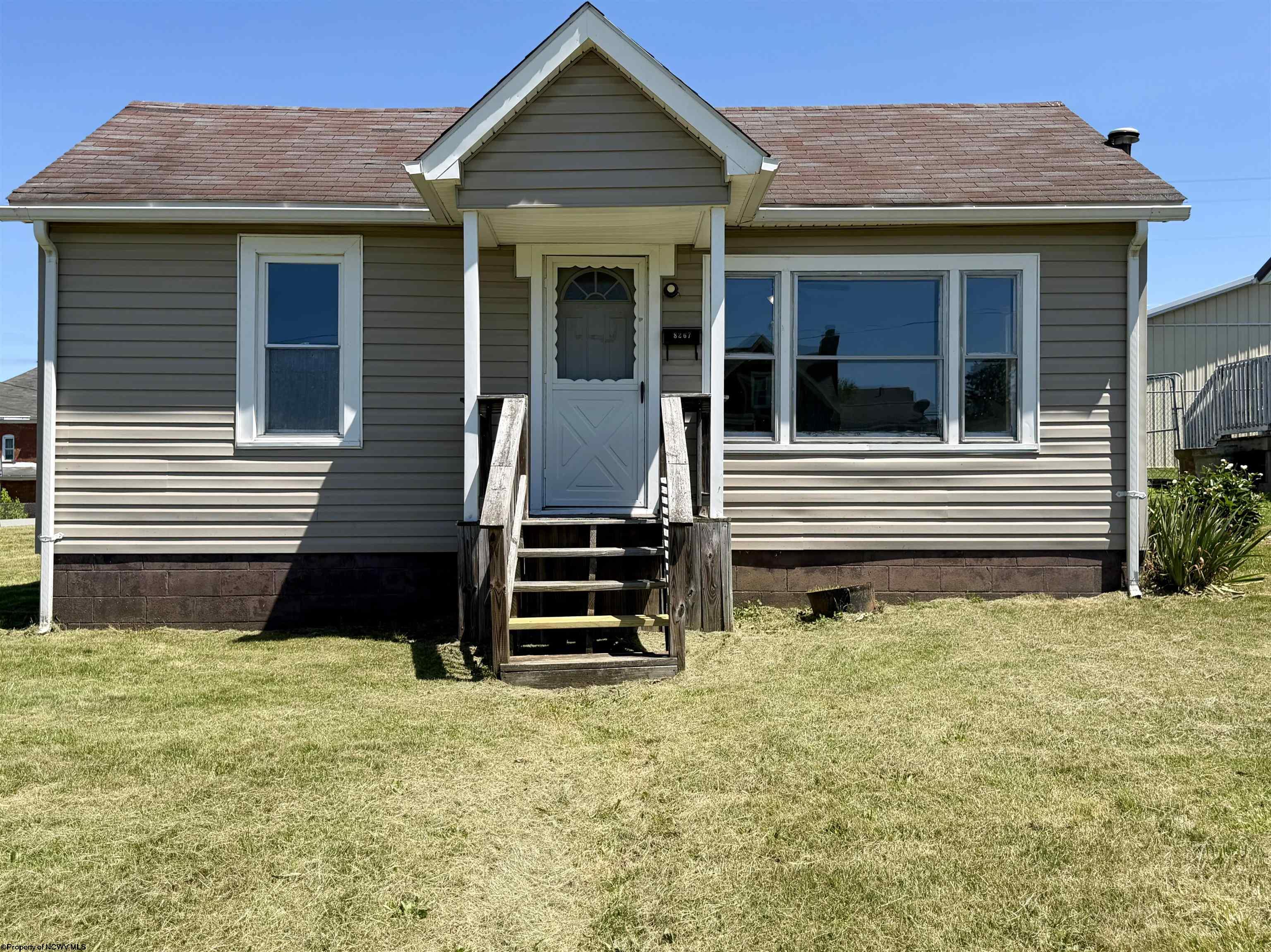 8267 Elk Avenue Stonewood WV 26301