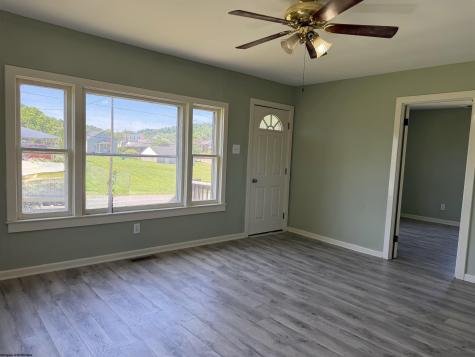 8267 Elk Avenue Stonewood WV 26301