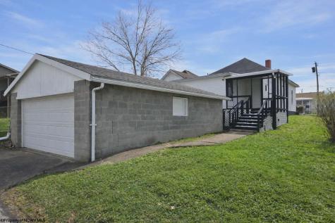 407 West Virginia Avenue Nutter Fort WV 26301