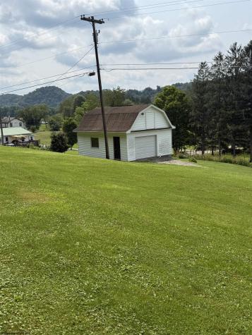 4048 Parson Road Elkins WV 26241