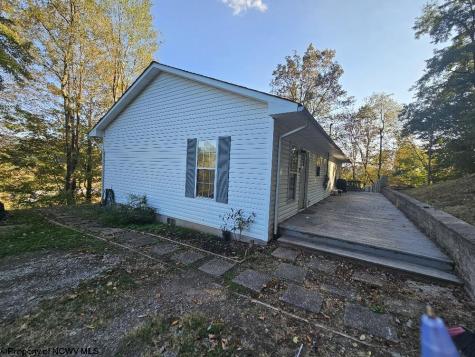 307 Dunham Cut Road Belington WV 26250
