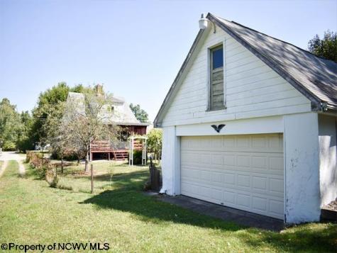 15 Trump Avenue Uniontown PA 15401