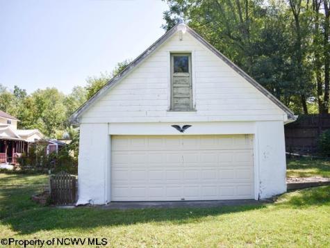 15 Trump Avenue Uniontown PA 15401