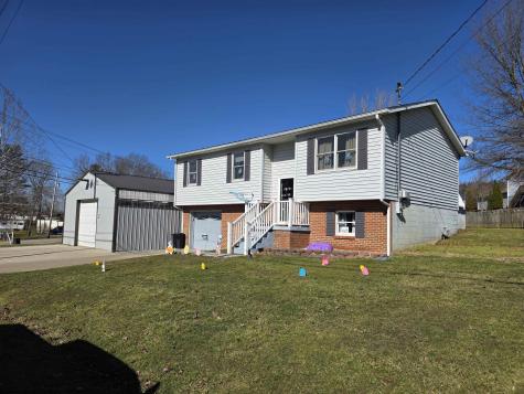 17 Hampton Drive Lost Creek WV 26385