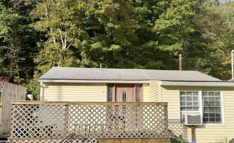 18 E Willow Lane Lake Lynn PA 15451