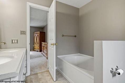 472 Landmark Estates Jane Lew WV 26378